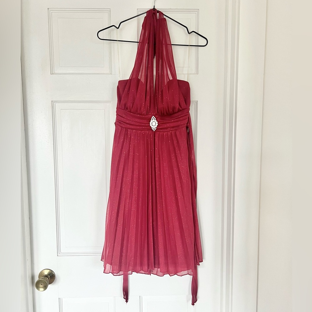 Speechless size M red glitter semi formal halter dress - like new condition ✨